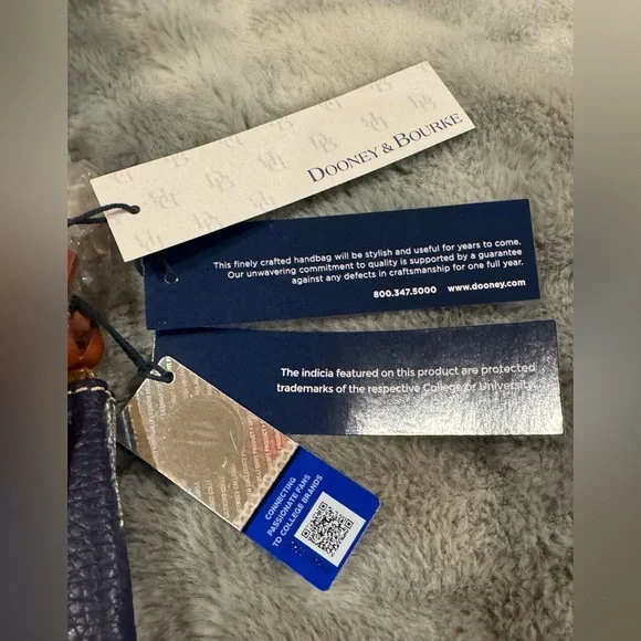 Dooney & Bourke Penn State Nittany Lions Navy Crossbody Bag with Dust Bag NEW - Picture 10 of 15